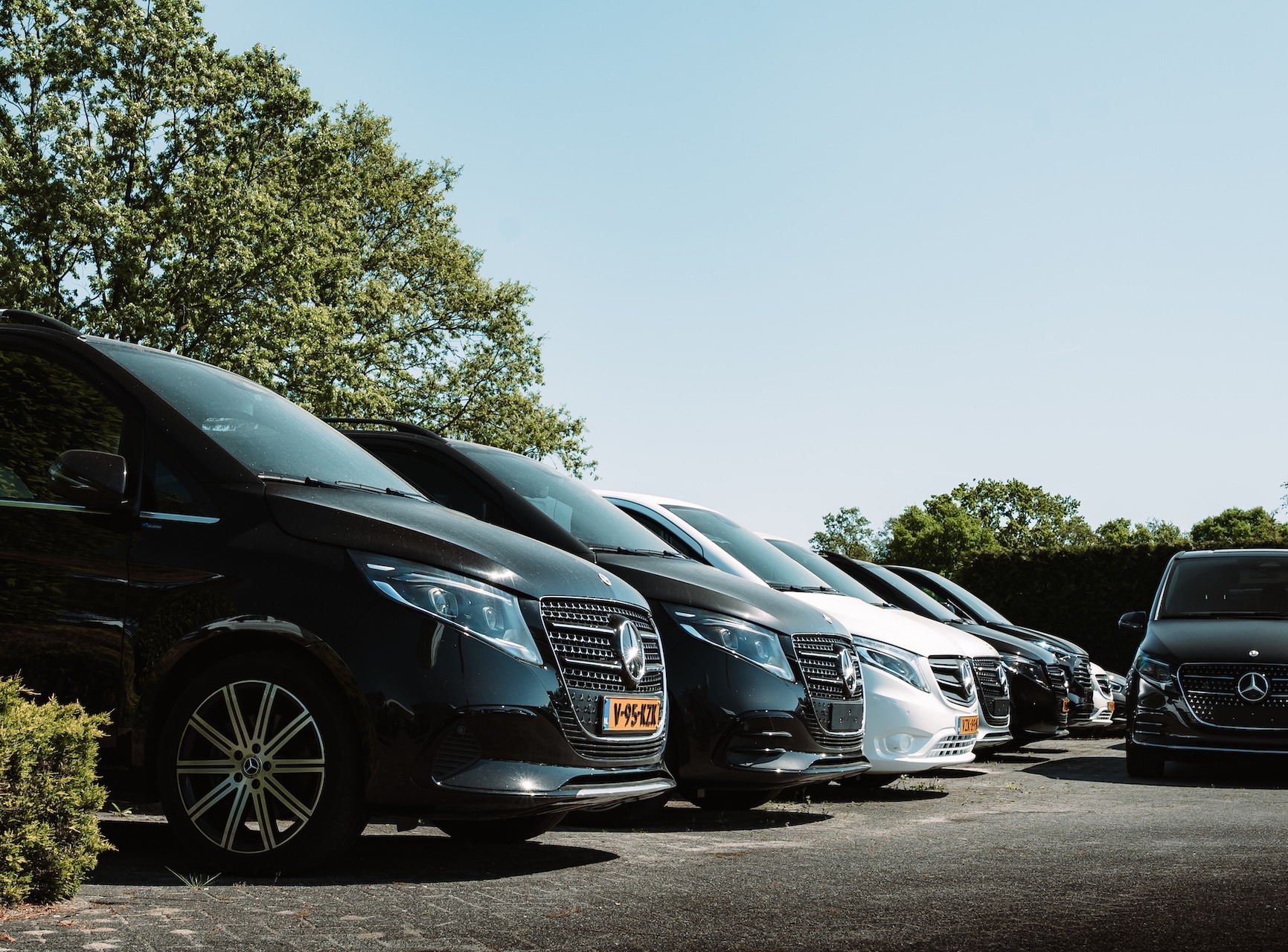 BW Rijkers bedrijfswagen zwart Mercedez