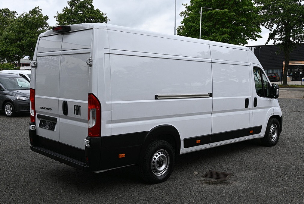 Fiat Ducato BW Rijkers Valkenswaard achterkant fiat ducato wit