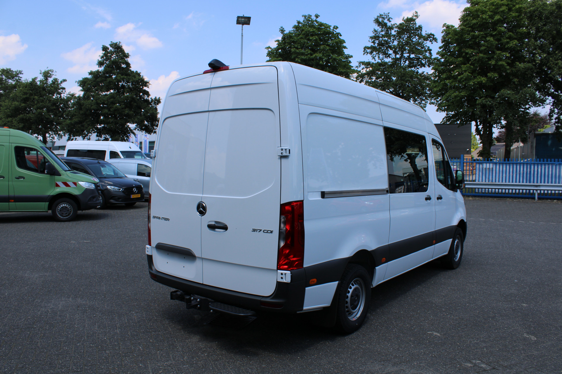 39256936-3.jpg