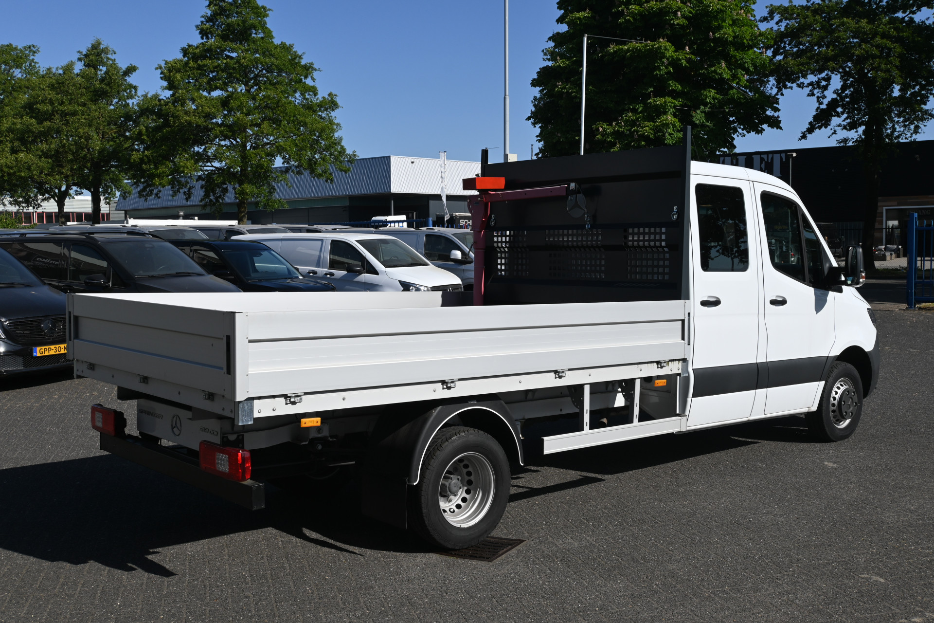 42260003-2.jpg