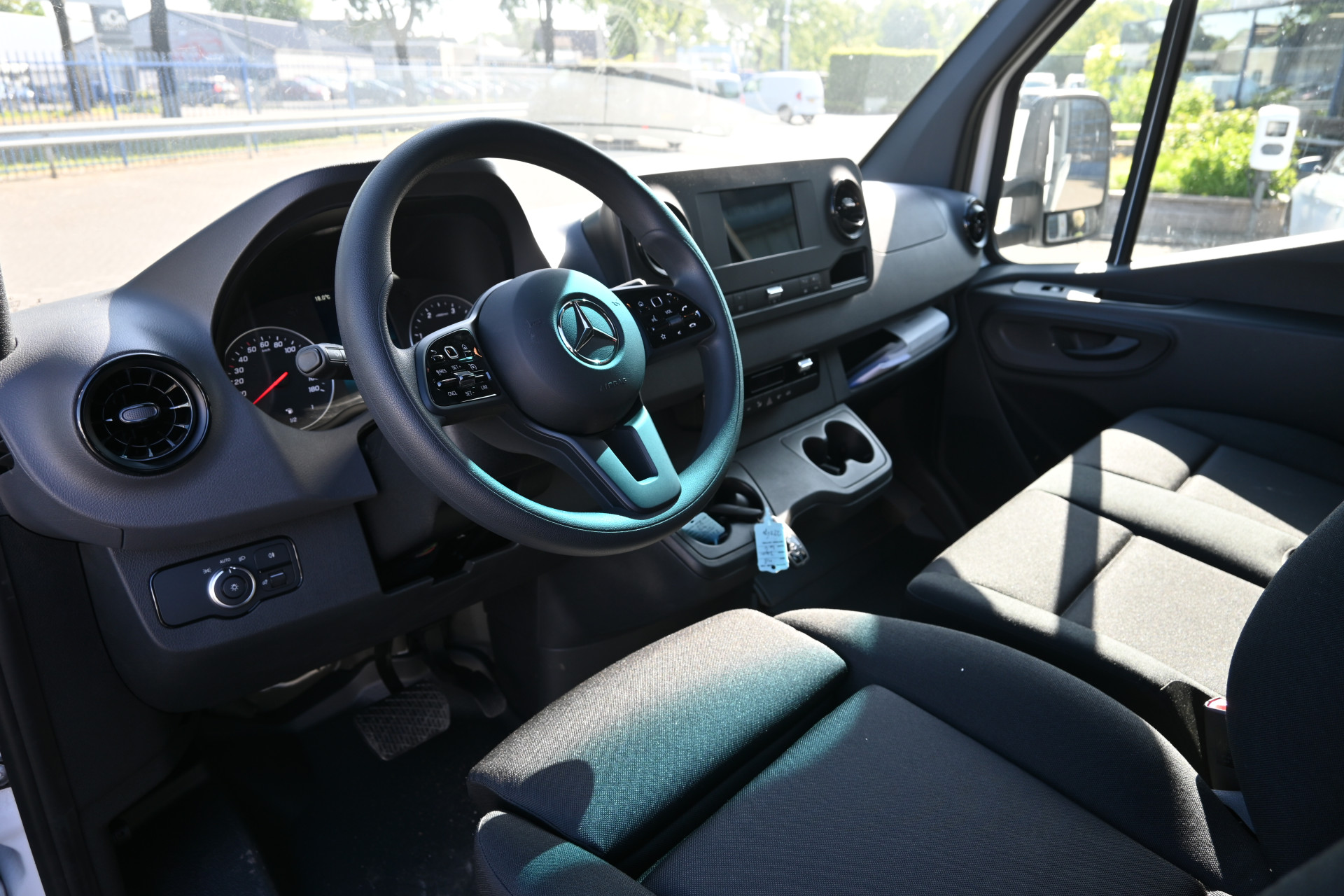 42260003-3.jpg