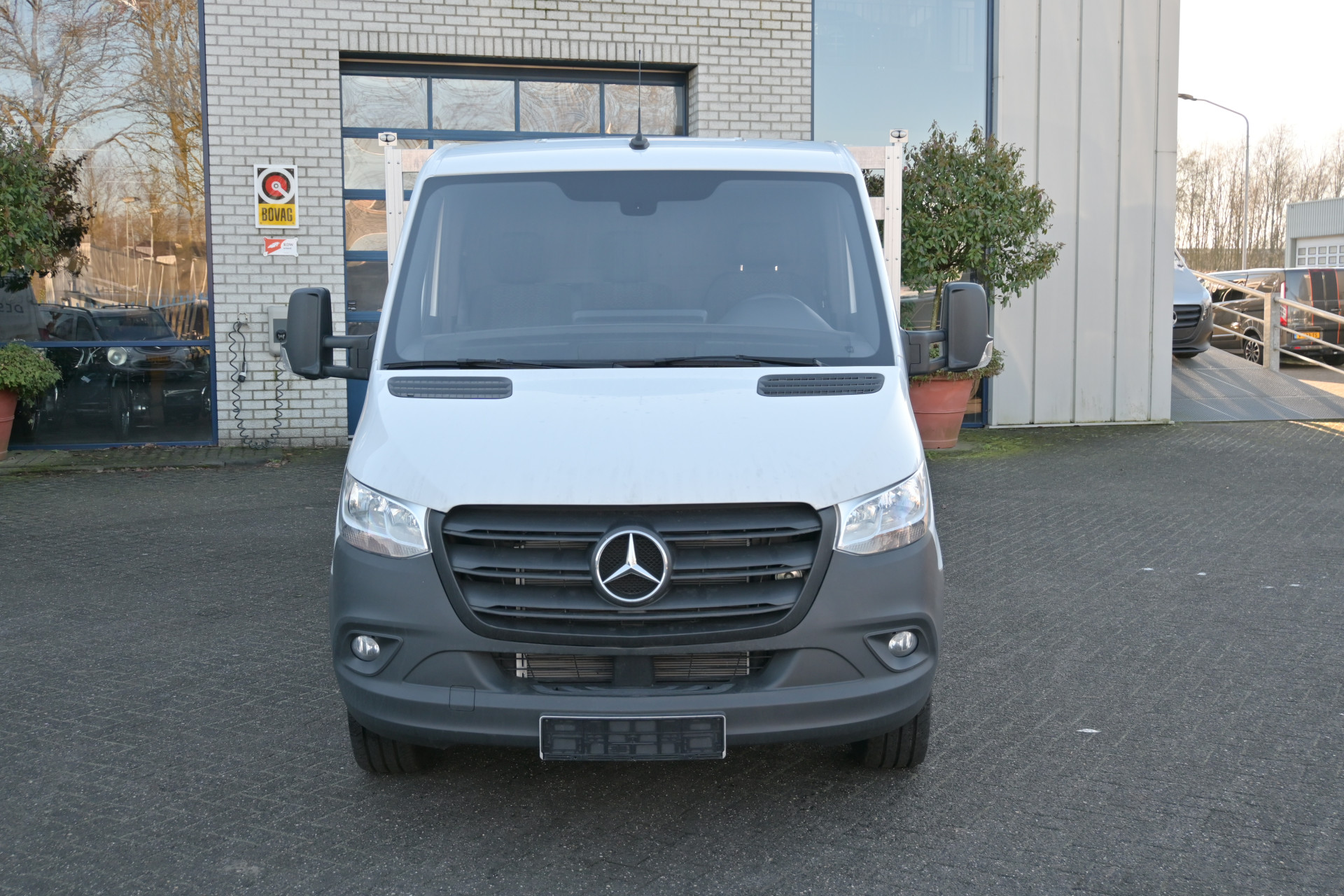 42317117-1.jpg