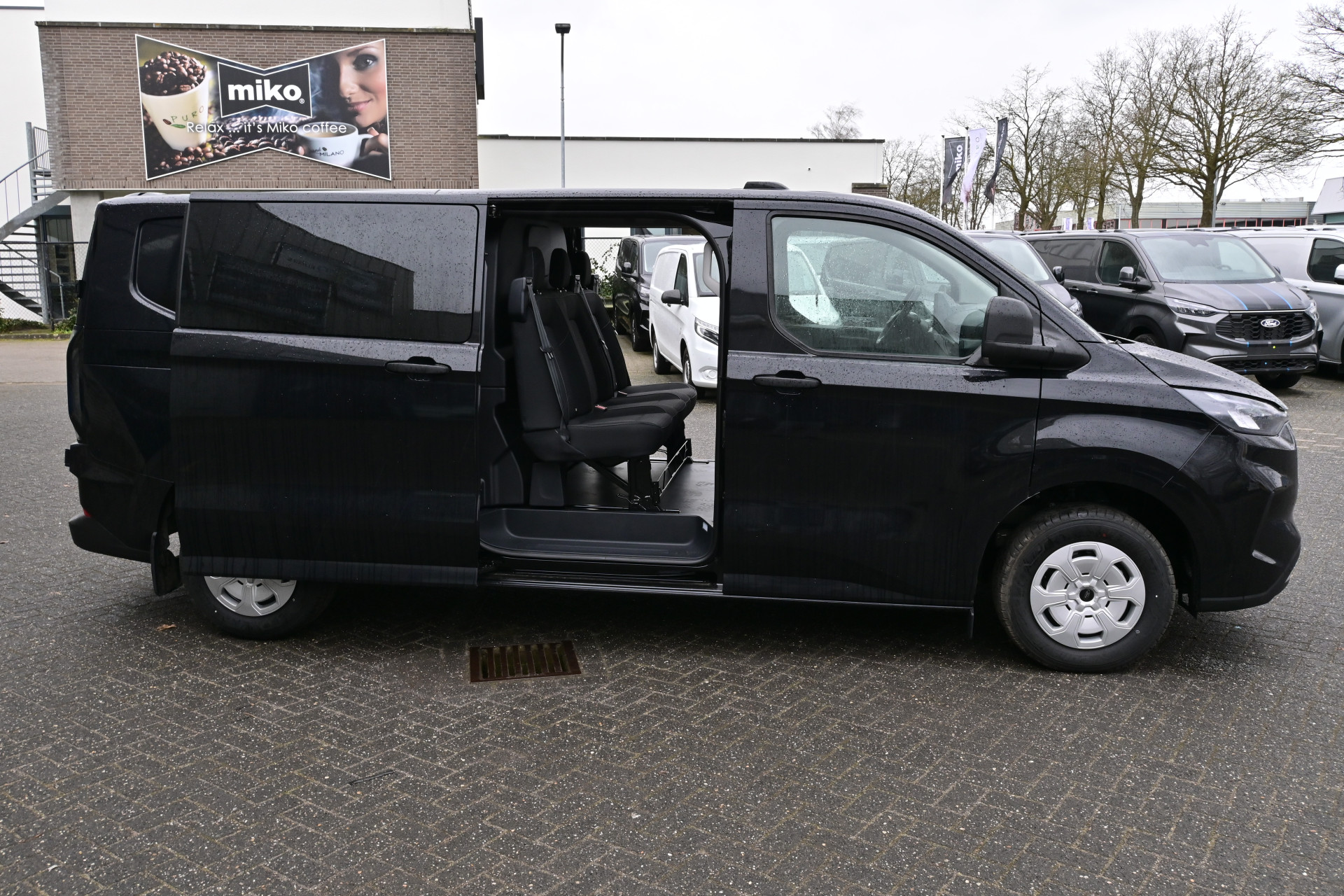 43210716-1.jpg