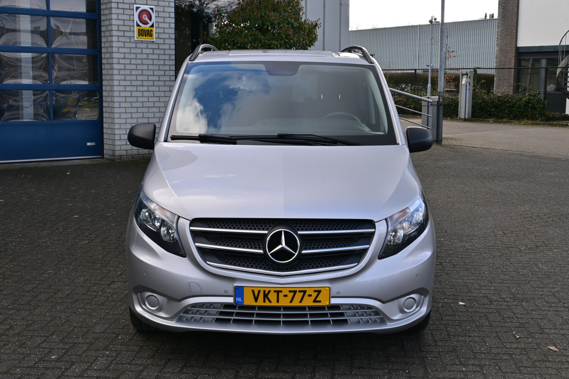 43331710-1.jpg