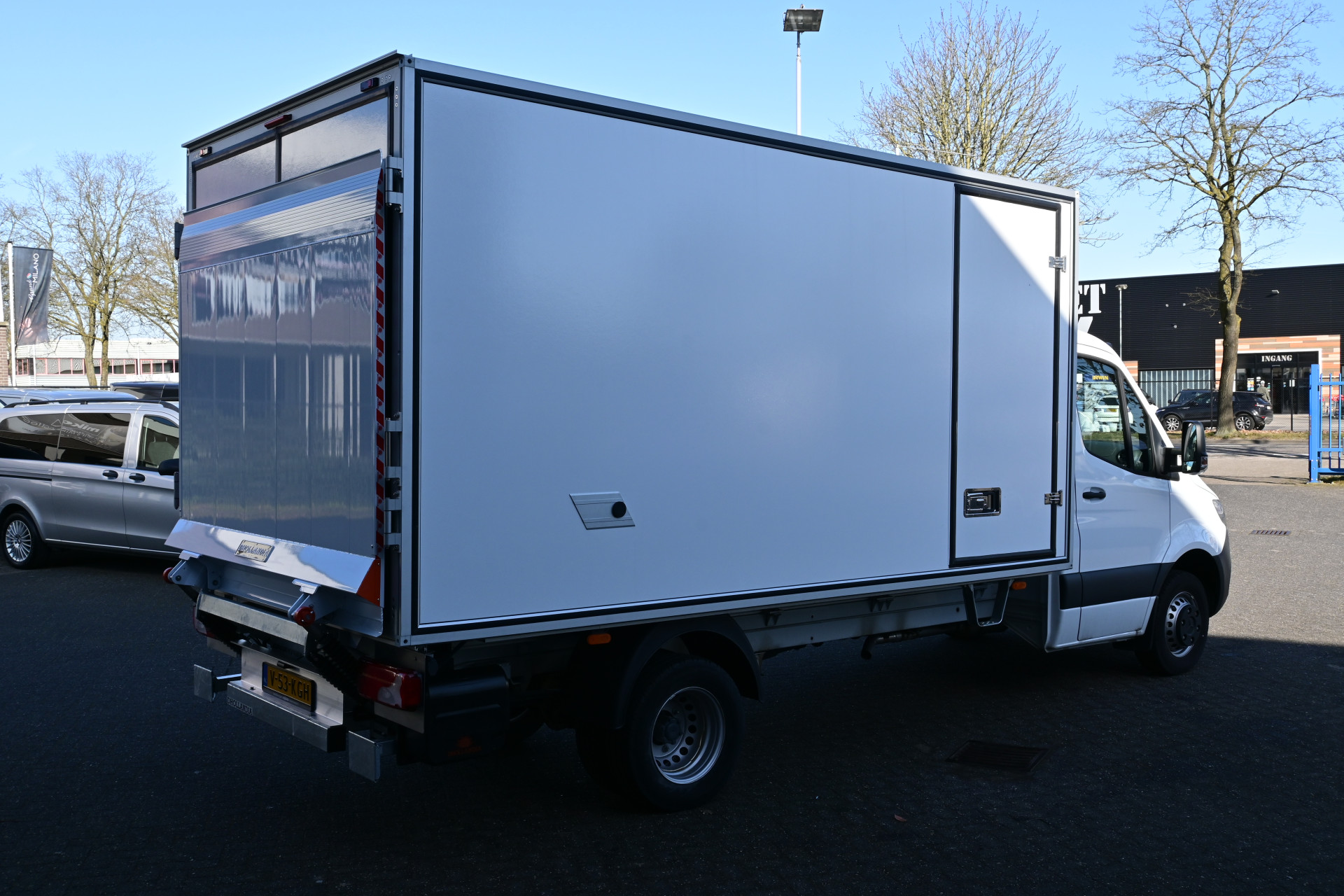 43380004-1.jpg