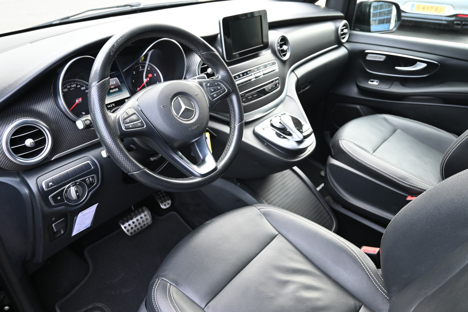 44699046-4.jpg