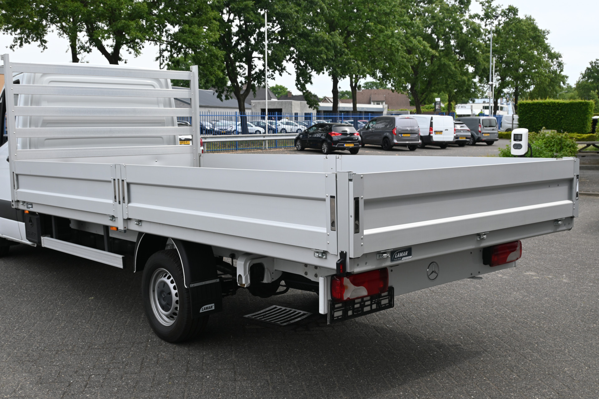 45132434-3.jpg