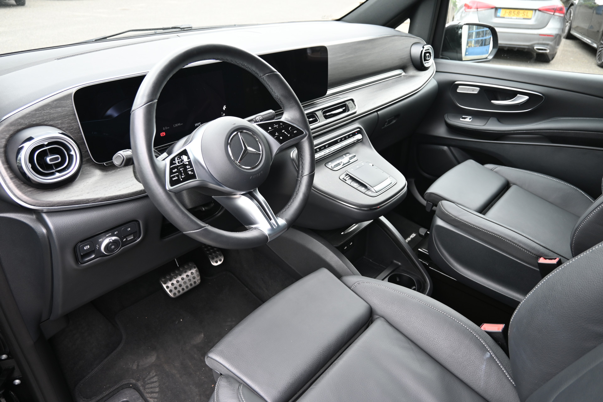 45494538-4.jpg