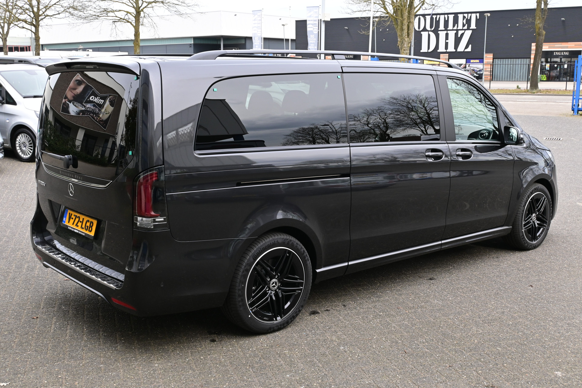 45595514-3.jpg