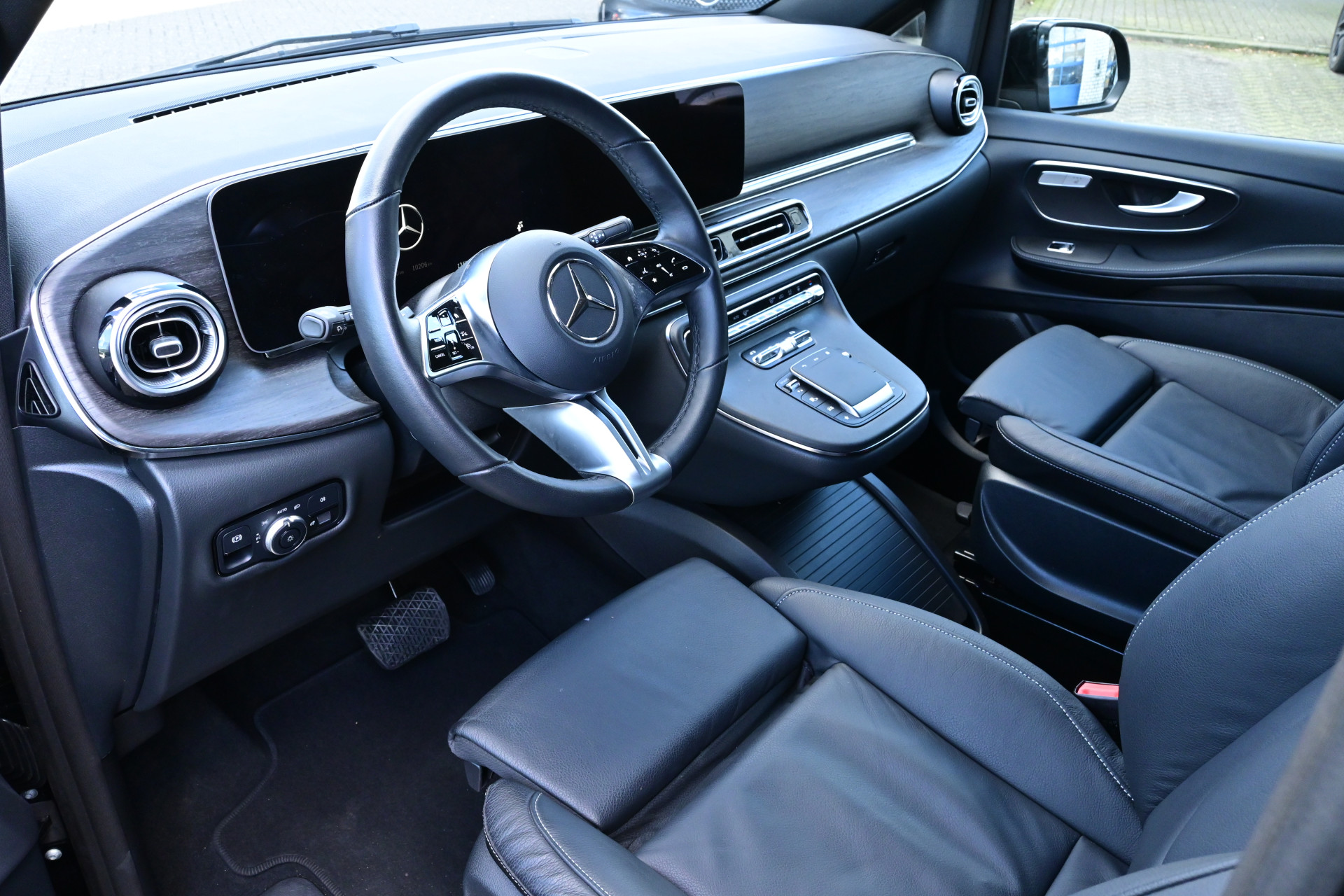 45706076-4.jpg
