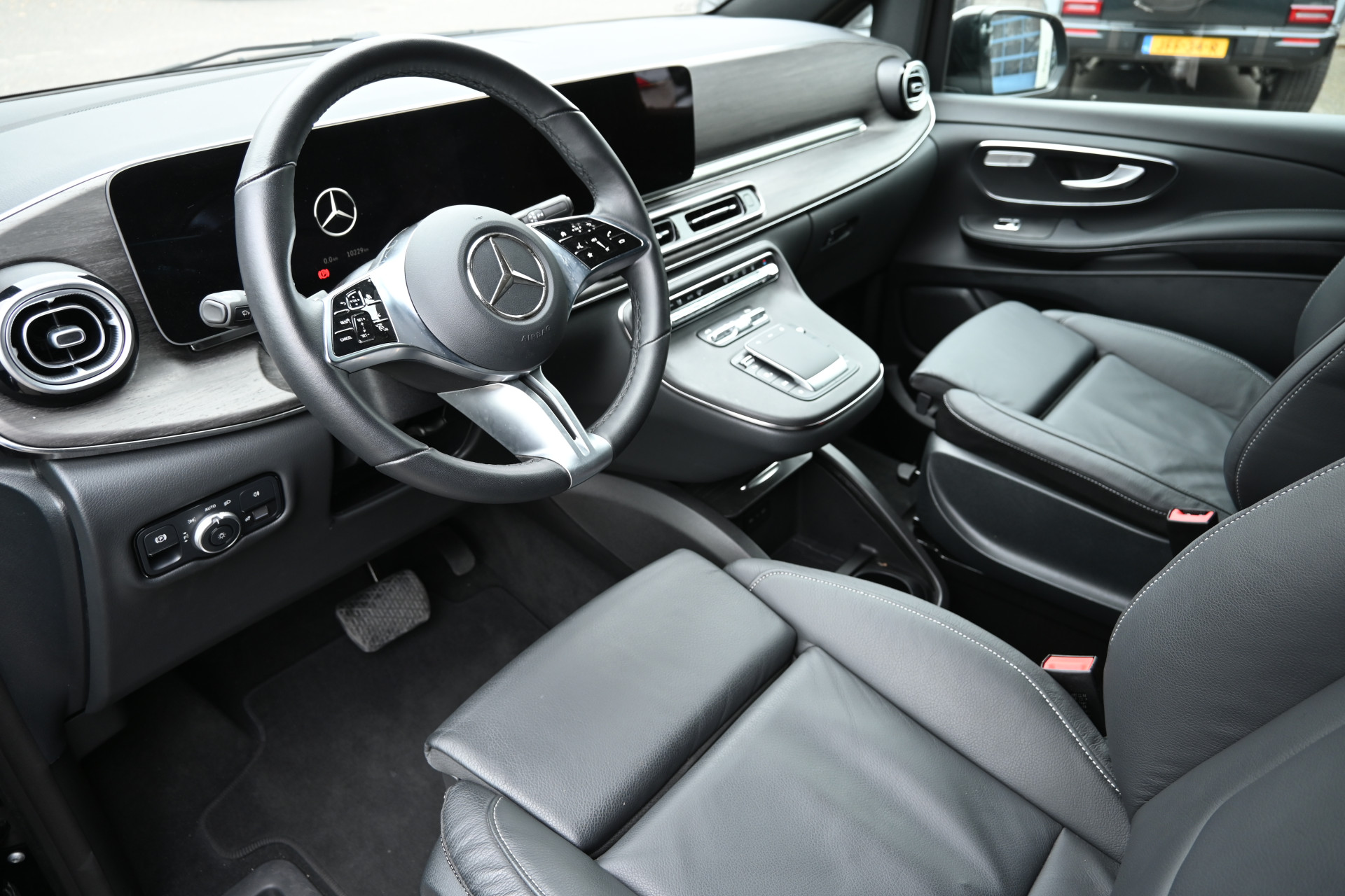 45706076-4.jpg