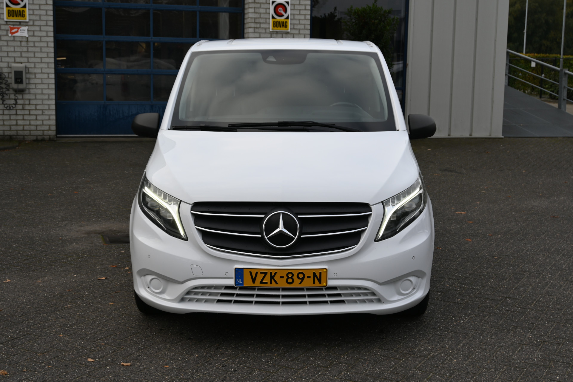 46011859-1.jpg