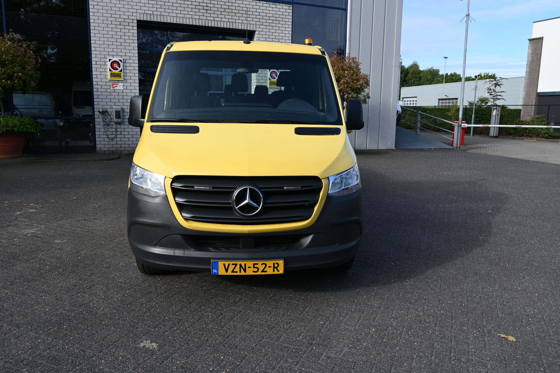 46425603-1.jpg