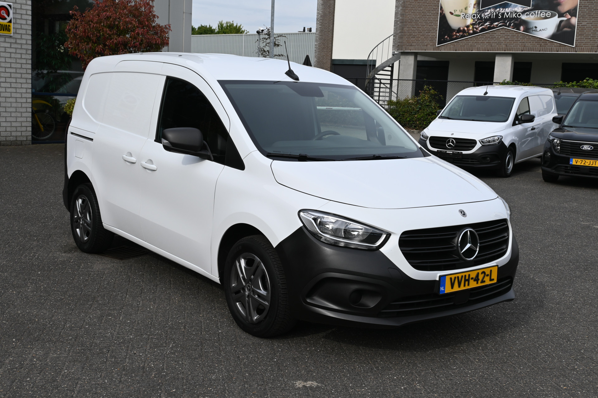 46495156-2.jpg