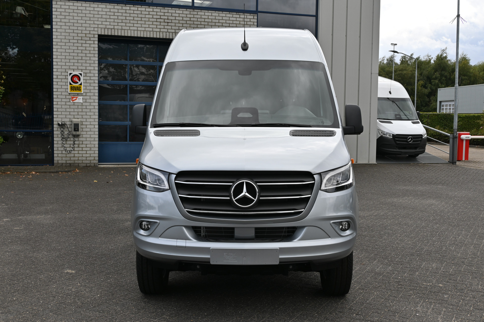 47225293-1.jpg