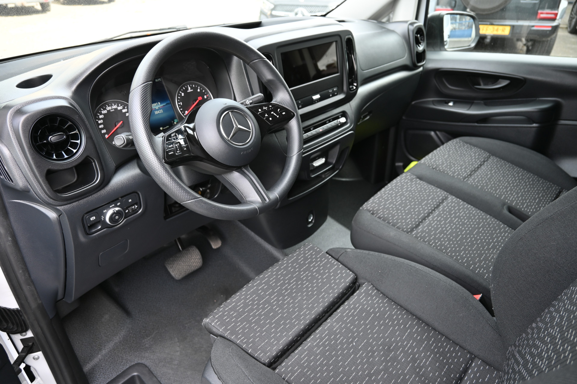 47872538-3.jpg