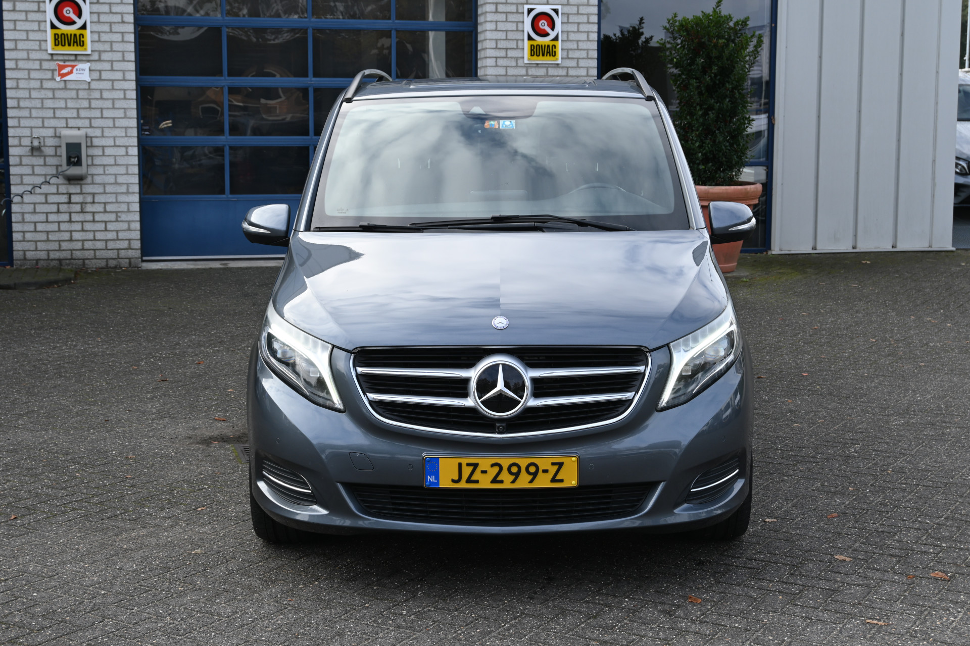 48452775-1.jpg