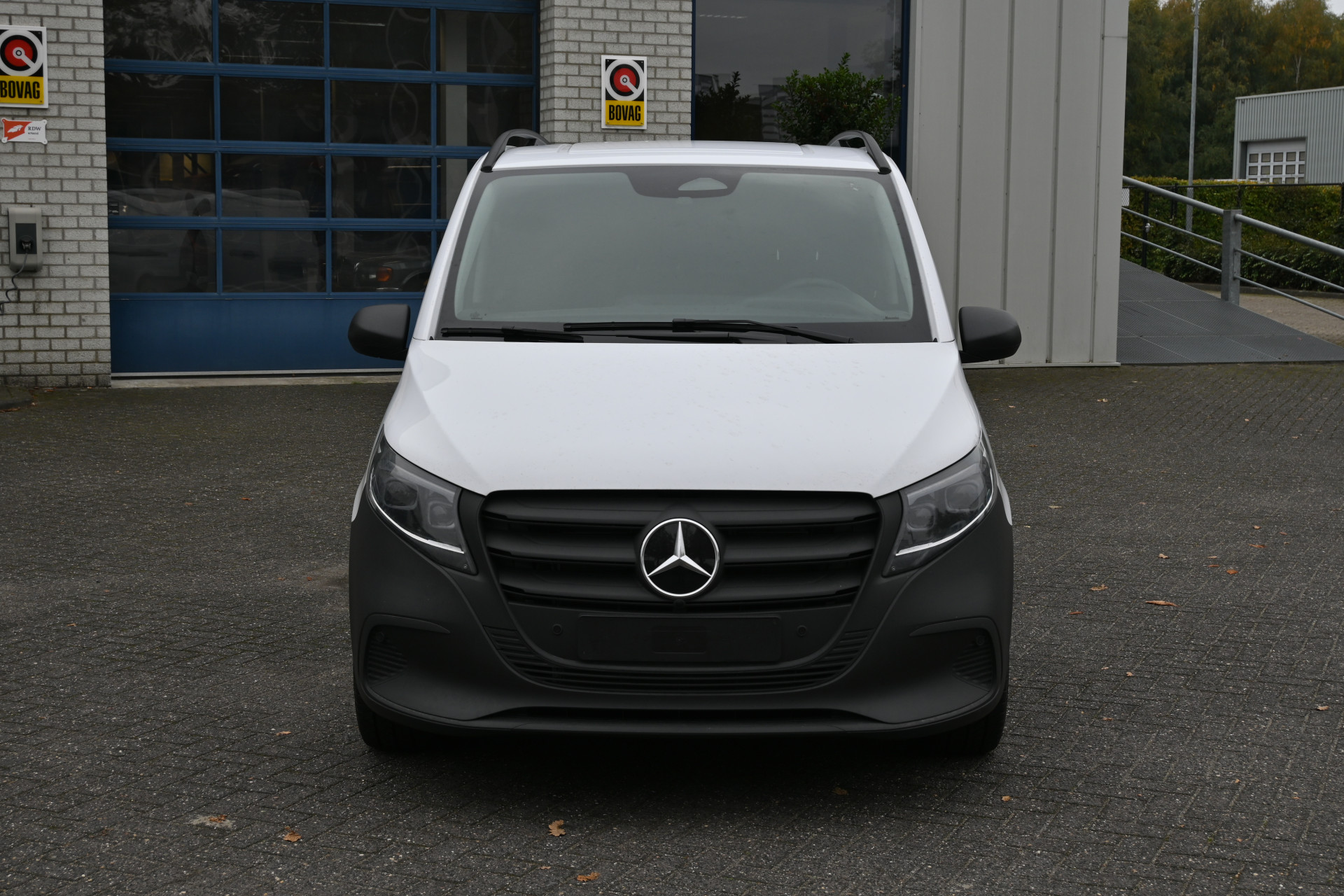 48494008-1.jpg