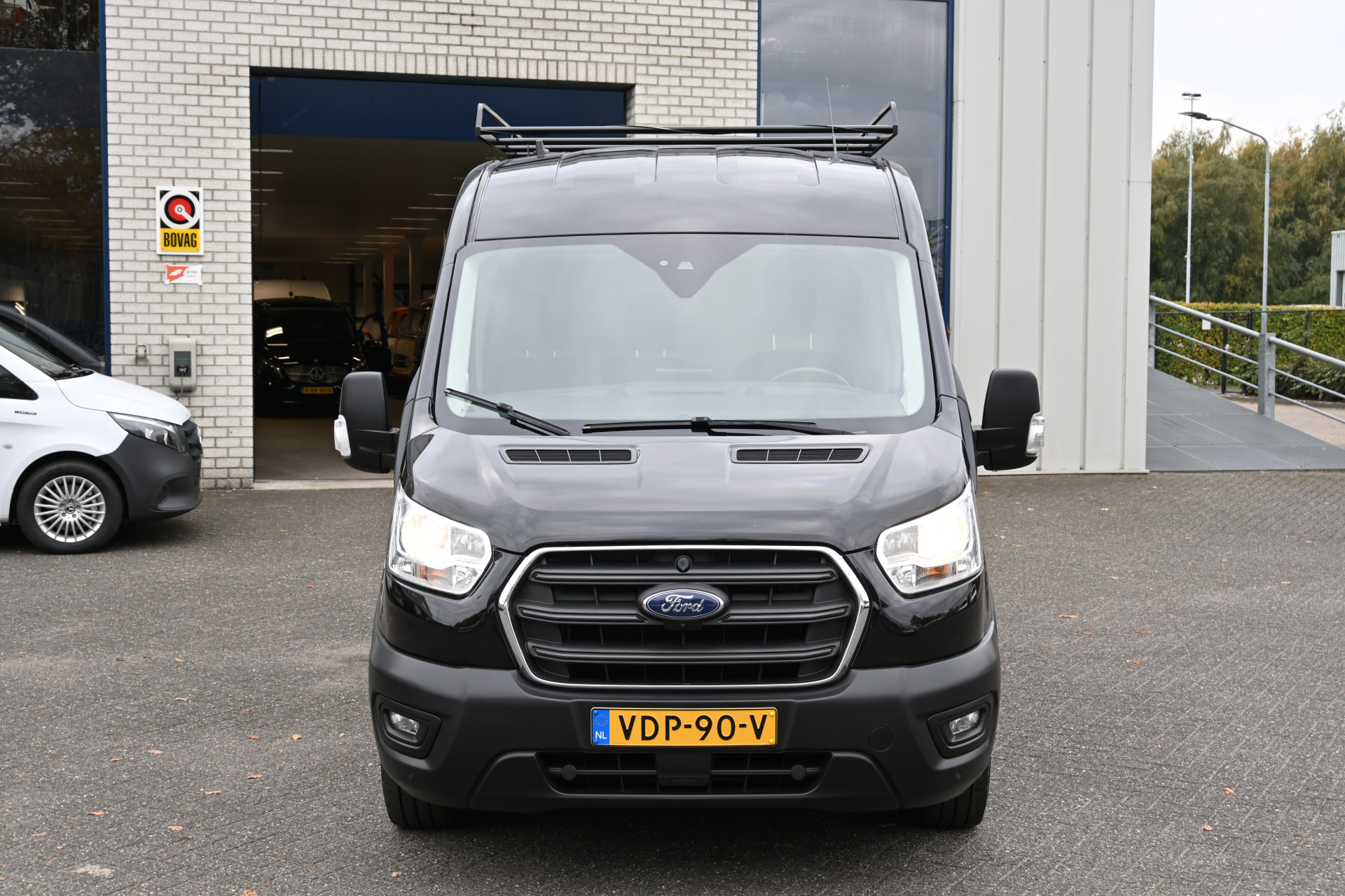 48507358-1.jpg